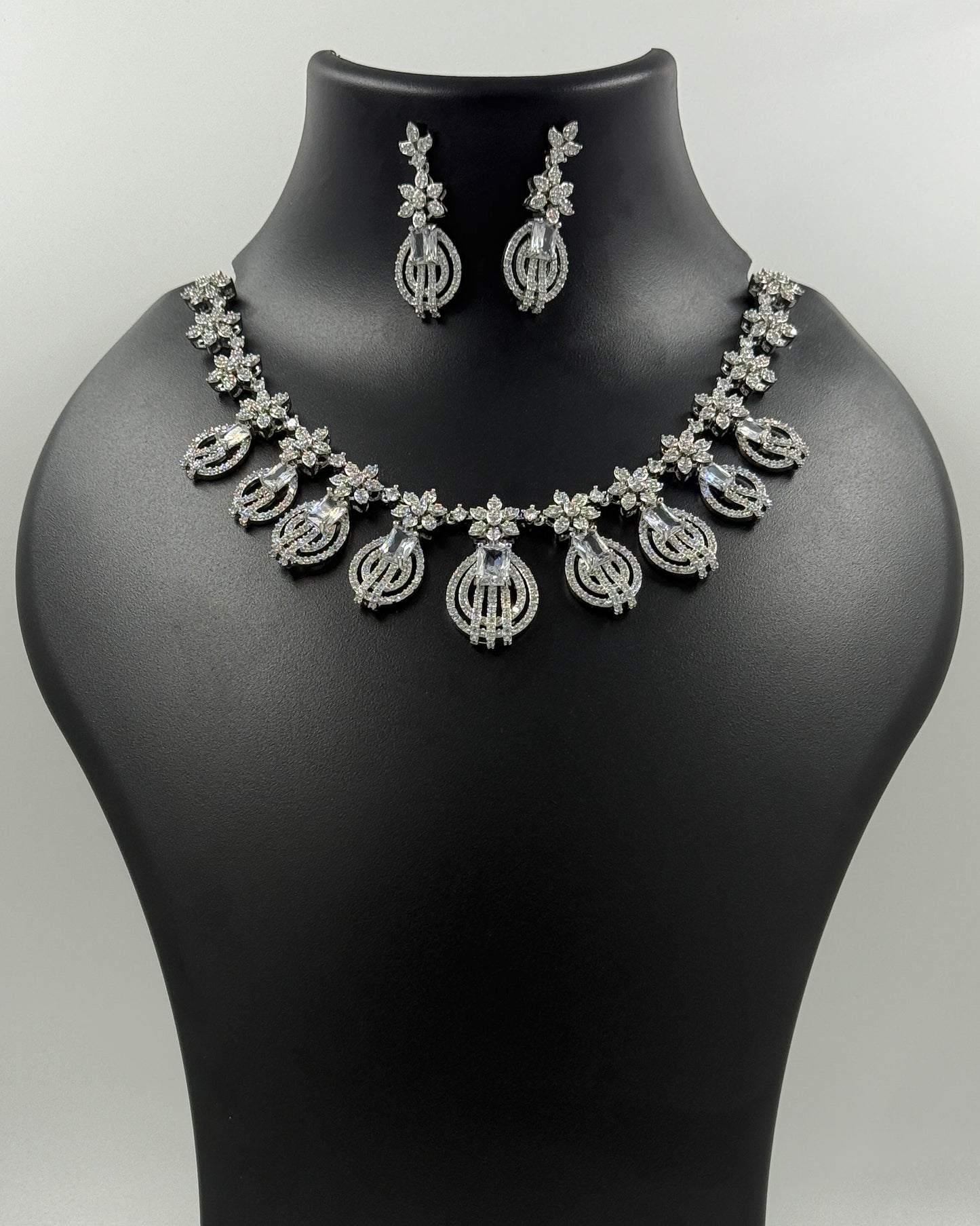 Vanlata Harit Mani Set AD Stone Necklace