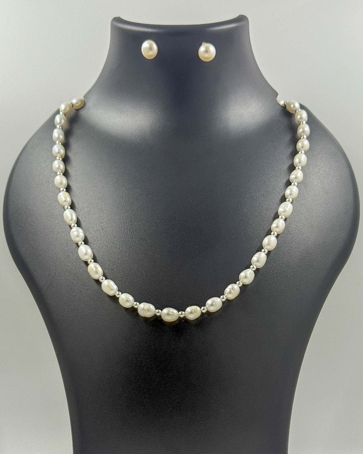 Classic Pearl Necklace Set With Earrings