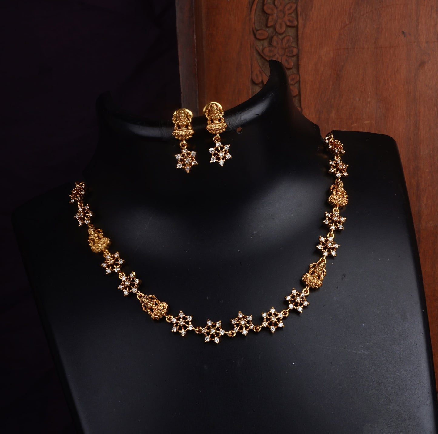 Elegant Starburst Gold Necklace and Earring Set