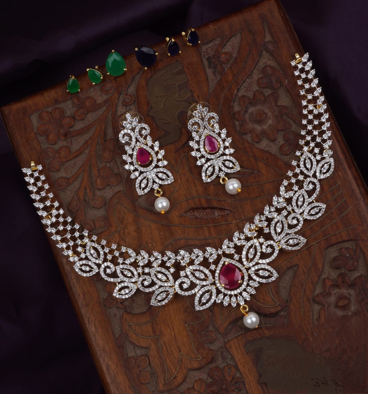 Changable White Stone Necklace