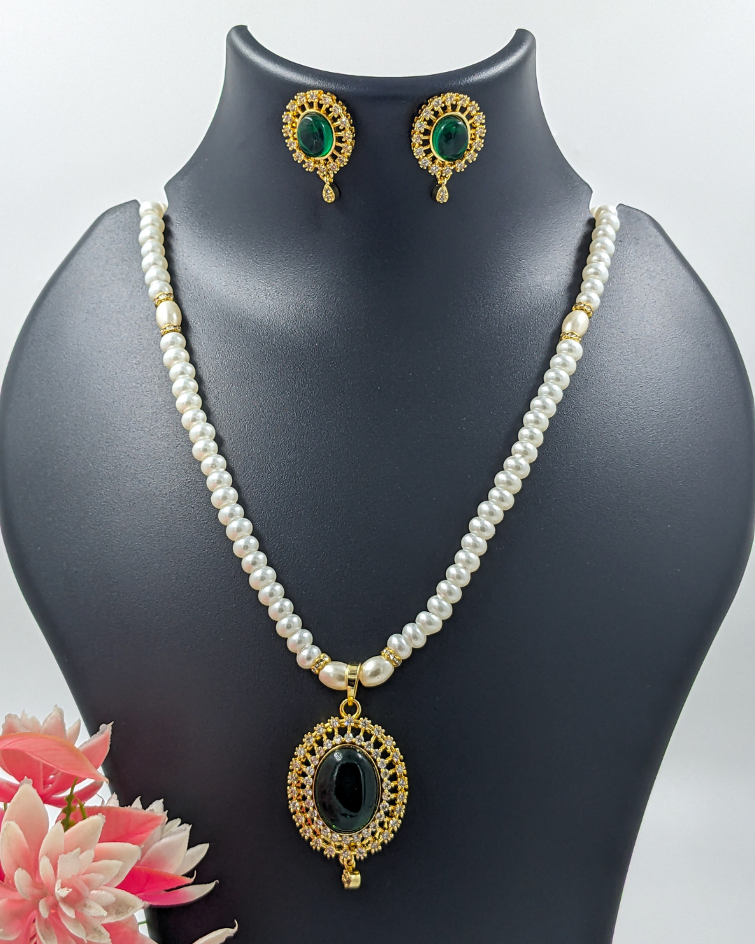 Pearl & Emerald Pendant Necklace Set With Earrings For Gifting