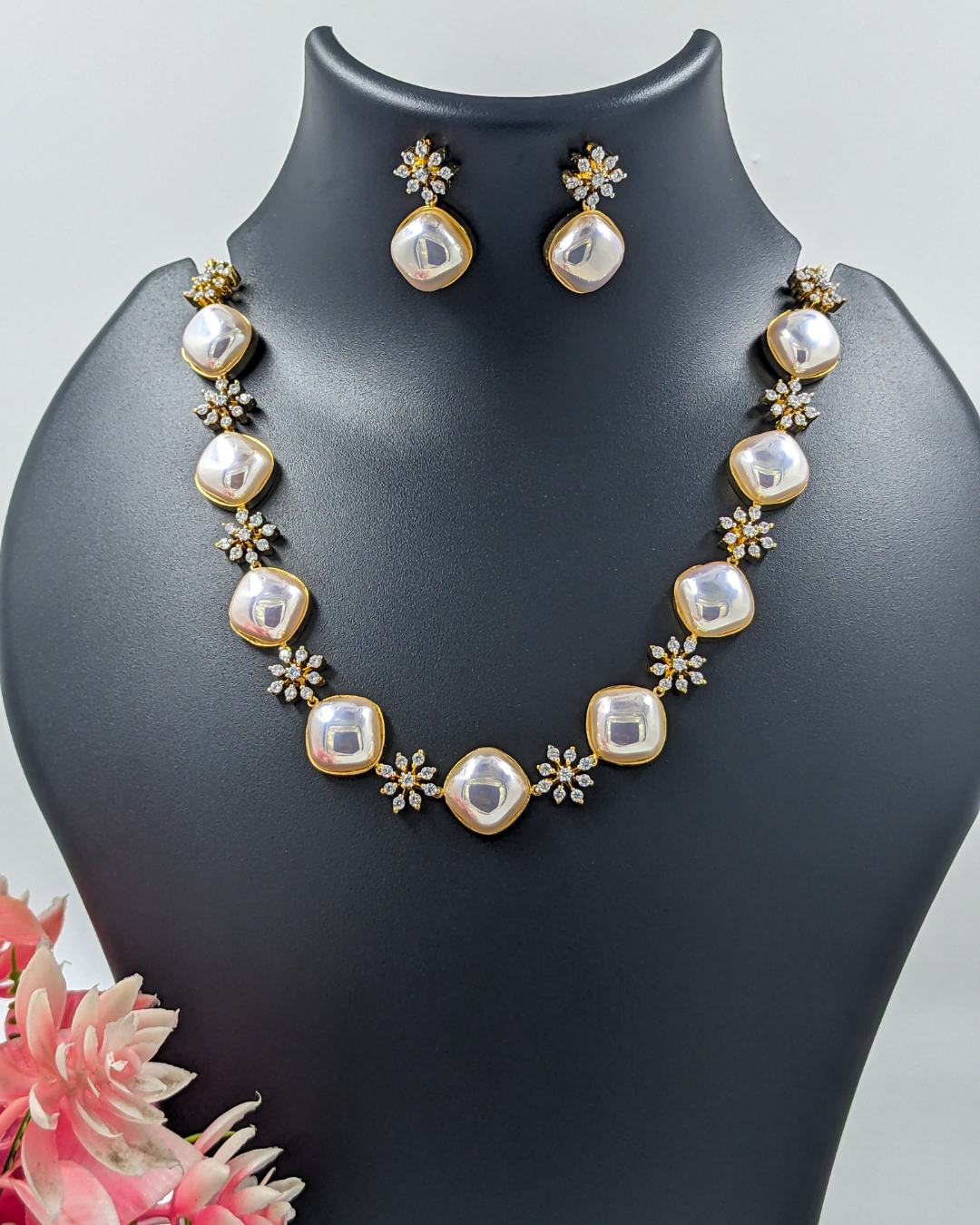 Pearl & Gold Floral Necklace Set With Earring For Gifting