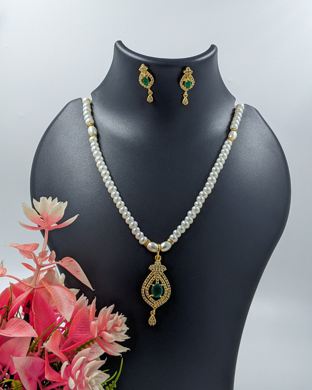 Pearl & Emerald Drop Pendant Necklace Set With Earrings For Gifting