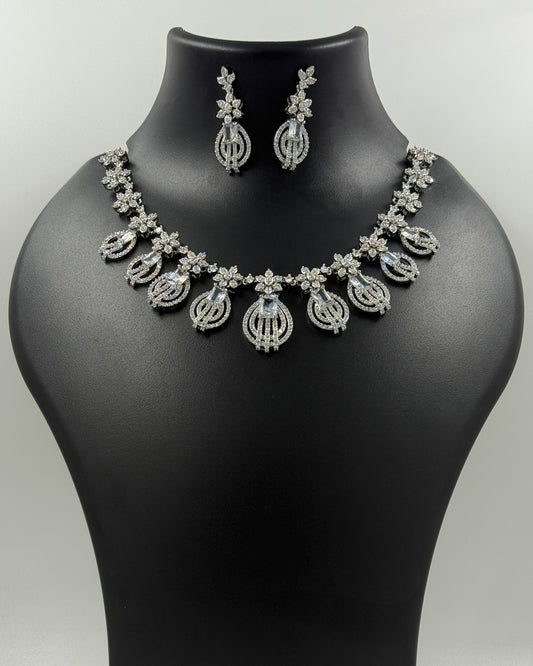 Vanlata Harit Mani Set  AD Stone Necklace