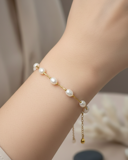 Elegant White Freshwater Pearl Bracelet with Gold Polish