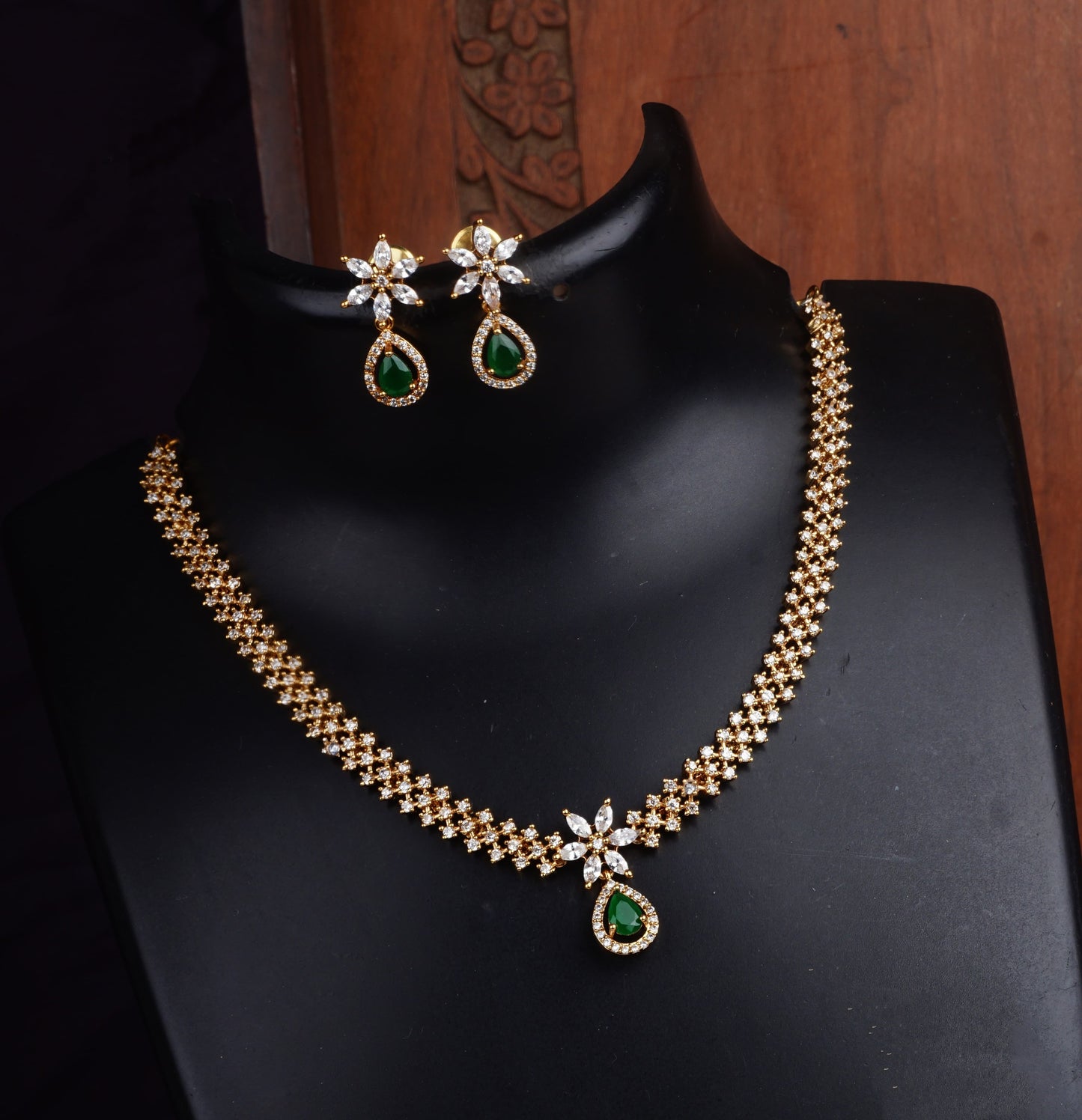 Emerald and Diamond Necklace Set