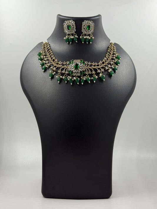 The Antique Emerald Green Choker Set