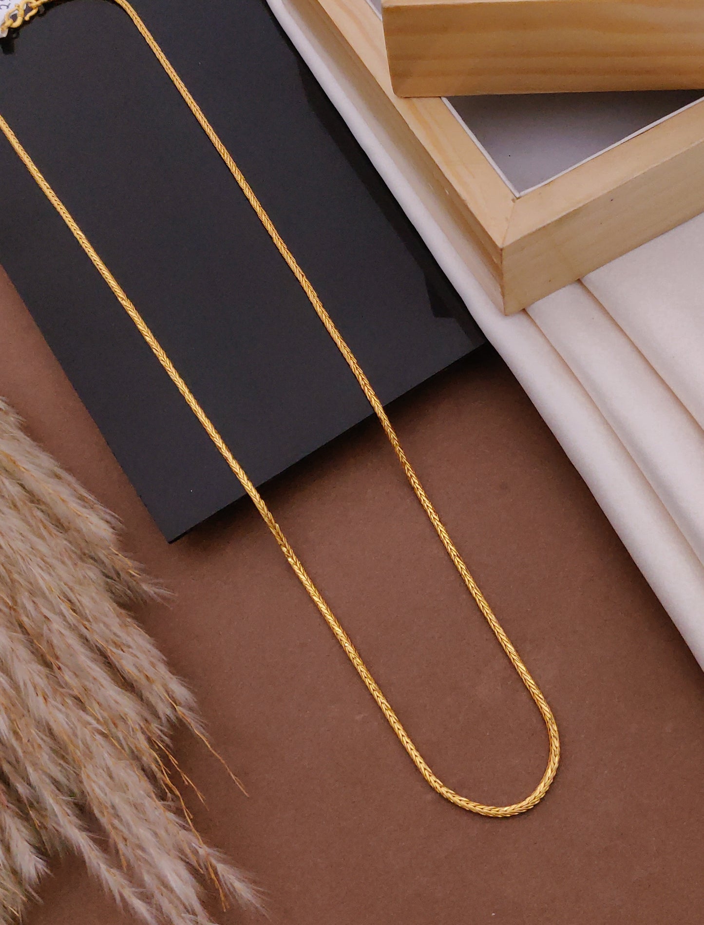 Traditional Gold-Tone Chain 18K Plated
