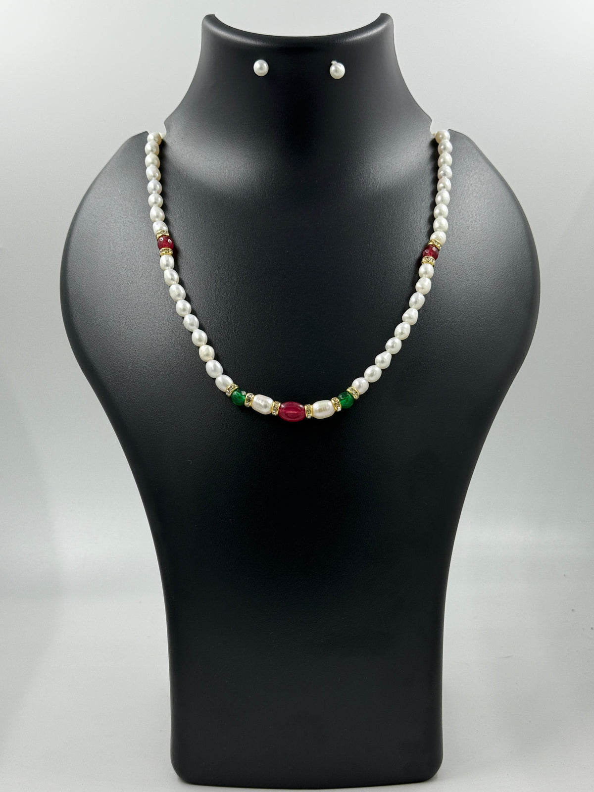 Freshwater Pearl Necklace with Ruby & Emerald Accent Stones – Festive Jewellery Set