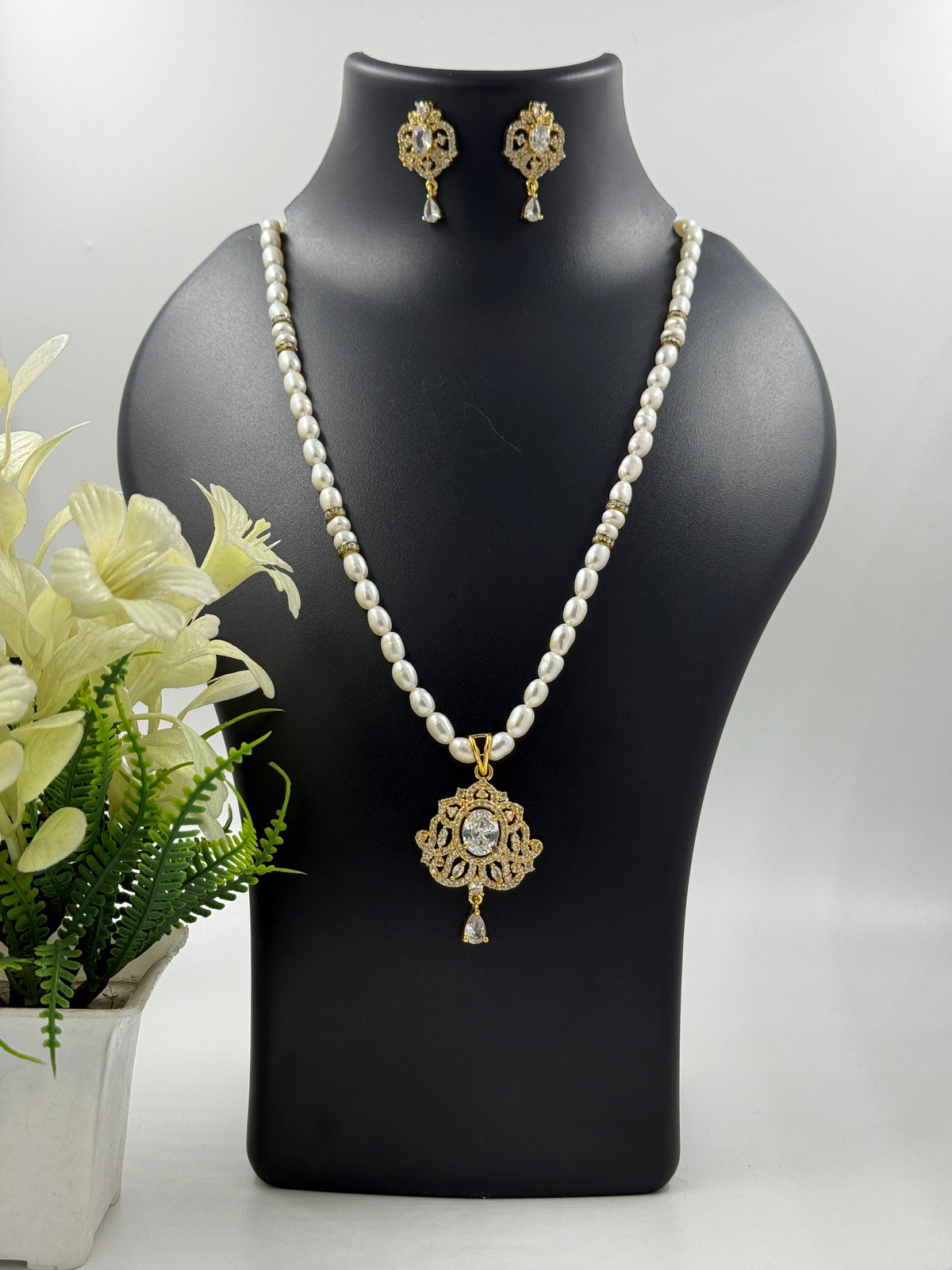 Gold-Tone Filigree Pendant Freshwater Pearls Set
